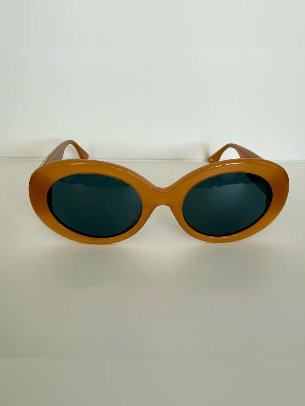 NEW!!! MO oval women sunglasses European brand Retail 350$